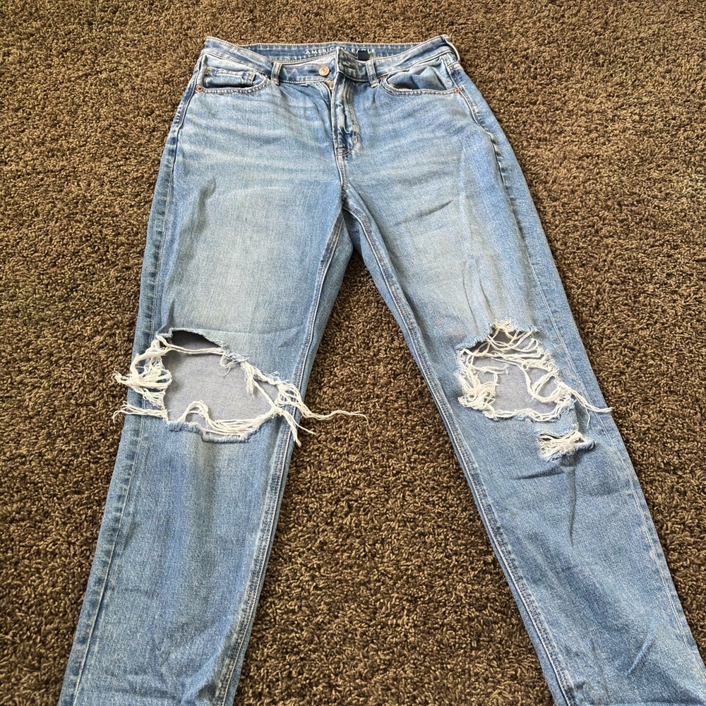 American Eagle Outfitters Light Blue Distressed Boyfriend Jeans